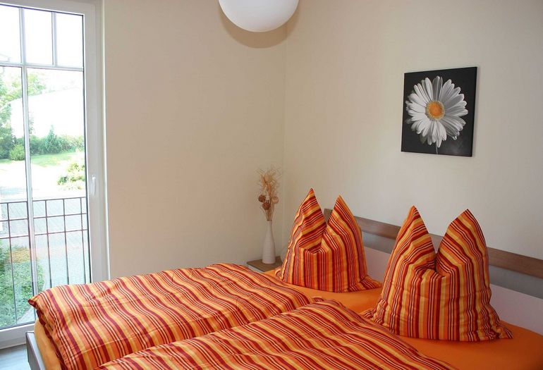 Schlafzimmer mit Kliederschrank Schlafzimmer mit Kliederschrank