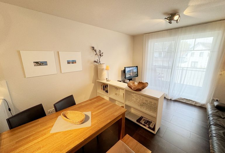 Esstisch im kombinierten Wohnbereich