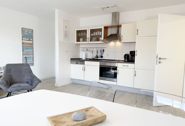 Haus 1 Fewo 05 Am Selliner See - Wohnzimmer und Küchenzeile Haus 1 Fewo 05 Am Selliner See - Wohnzimmer und Küchenzeile
