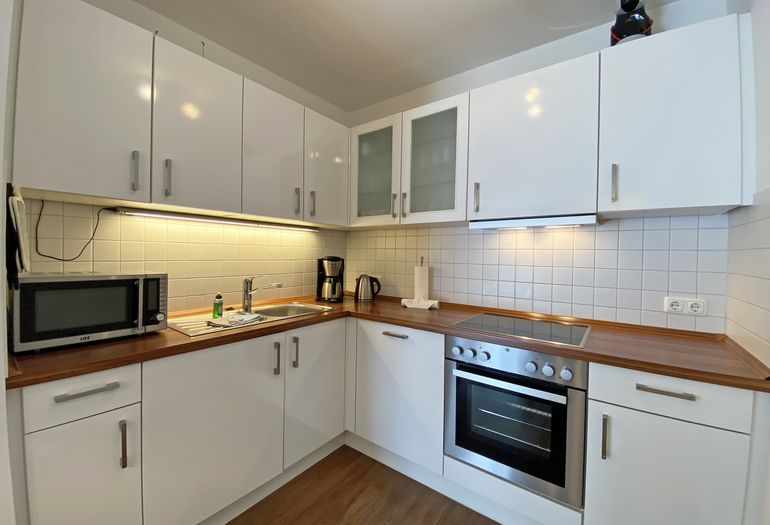 Küche mit Backofen