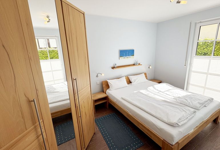 2.Schlafzimmer mit Doppelbett und Nachttischkonsolen 2.Schlafzimmer mit Doppelbett und Nachttischkonsolen