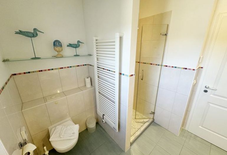 Badezimmer mit ebenerdiger Dusche Badezimmer mit ebenerdiger Dusche