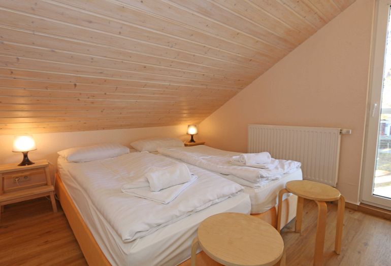 2. Schlafzimmer mit Doppelbett