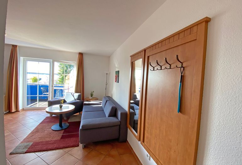 Wohnzimmer mit Garderobe