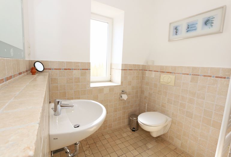 Badezimmer mit WC Badezimmer mit WC