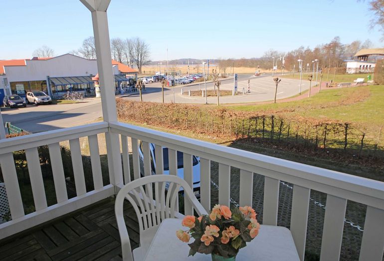 Ferienwohnung Kurs Nordost mit Balkon Ferienwohnung Kurs Nordost mit Balkon