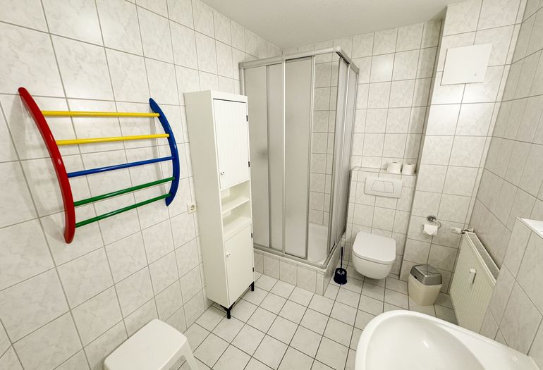 Badezimmer mit Dusche Badezimmer mit Dusche