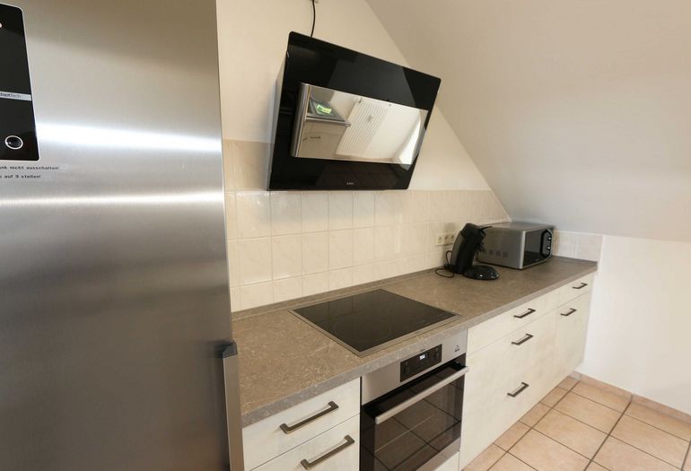 Küchenzeile mit allem was benötigt wird