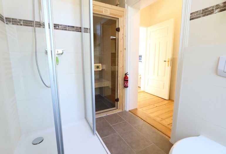 Badezimmer mit Sauna Badezimmer mit Sauna
