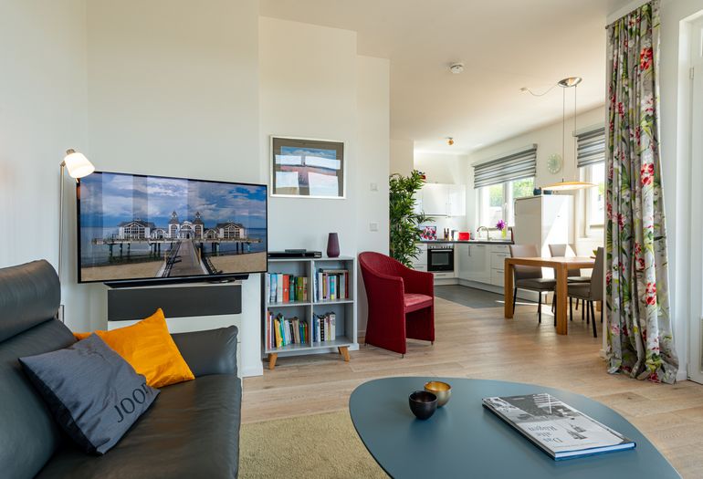 Wohnbereich mit TV Wohnbereich mit TV