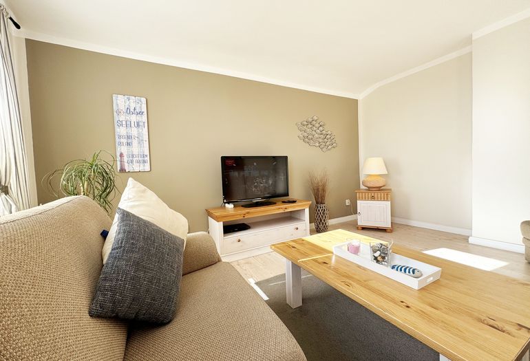 Wohnbereich mit TV Wohnbereich mit TV