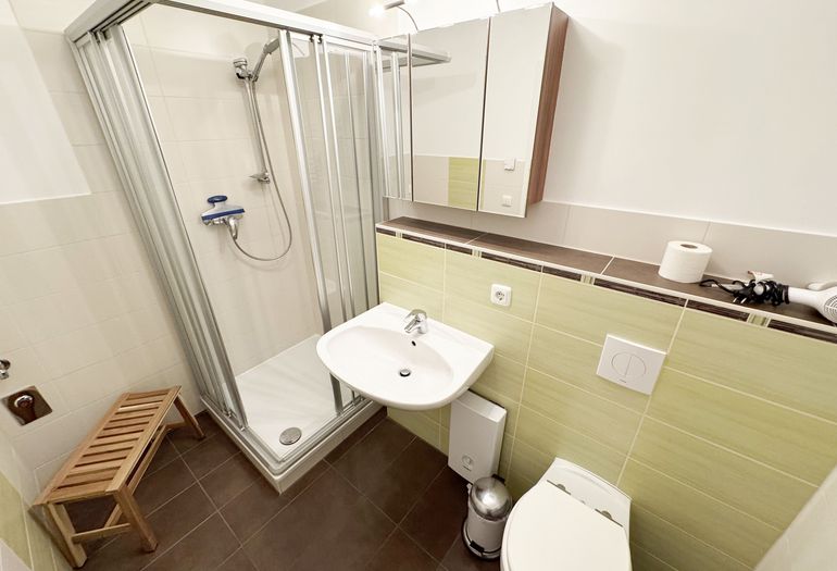 Badezimmer mit Dusche