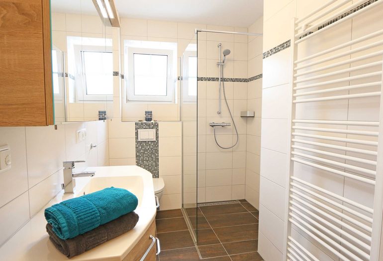 Badezimmer mit Waschbecken