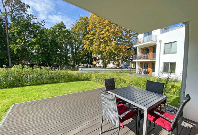 bestuhlte Terrasse in ruhiger Lage bestuhlte Terrasse in ruhiger Lage