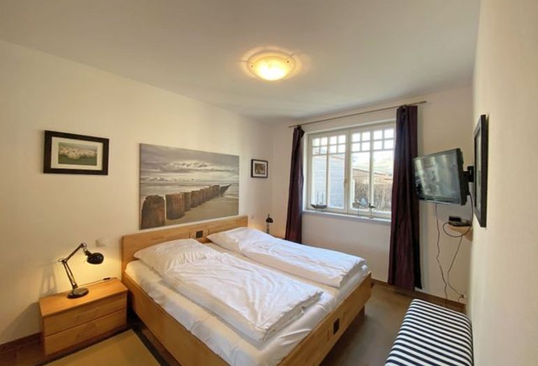 1. Schlafzimmer mit Doppelbett 1. Schlafzimmer mit Doppelbett