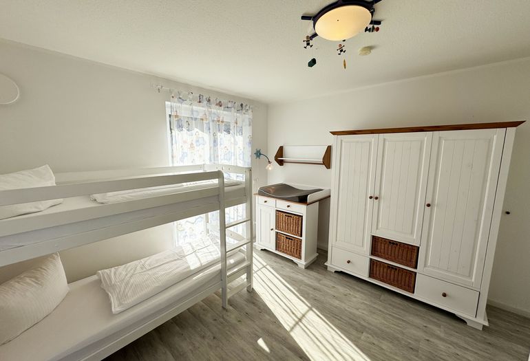 Auch ein Wickeltisch ist vorhanden