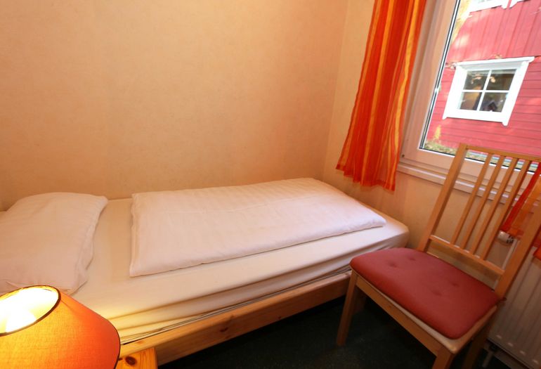 4. Schlafzimmer mit Einzelbett