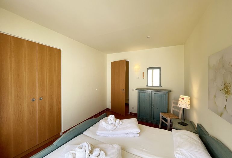 Schlafzimmer mit Doppelbett Schlafzimmer mit Doppelbett