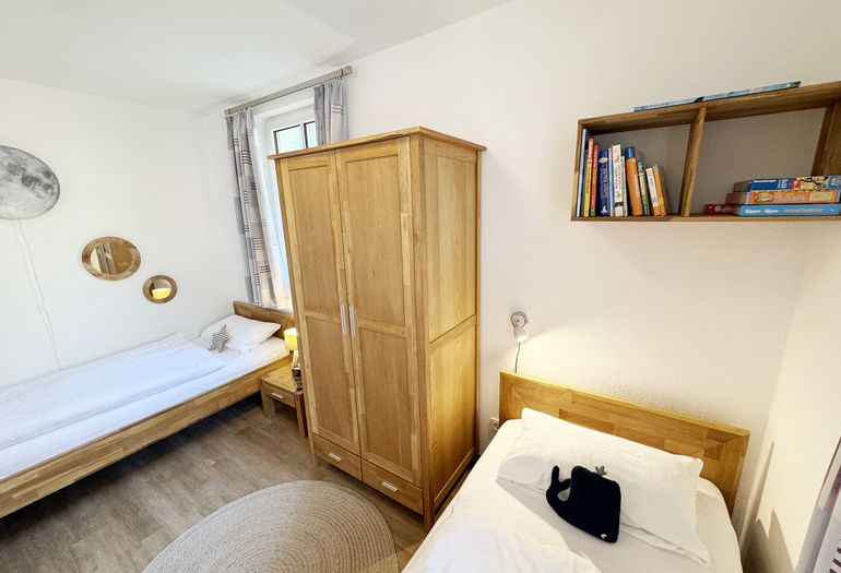 2. Schlafzimmer mit 2 Einzelbetten