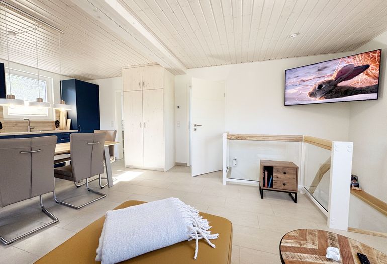 Wohnbereich mit Smart-TV Wohnbereich mit Smart-TV