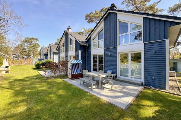 Ferienhaus Blaue Welle mit Terrasse