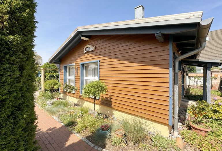 Ferienhaus Thea - Seitenansicht mit Eingangsbereich Ferienhaus Thea - Seitenansicht mit Eingangsbereich