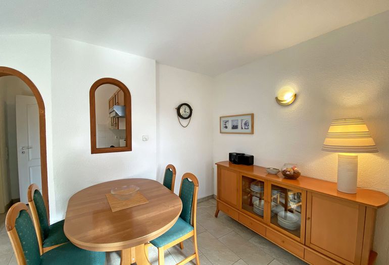 Esstisch für gemeinsames Essen Esstisch für gemeinsames Essen