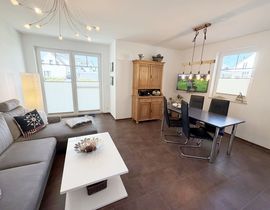 Ferienwohnung "Leon" Nr. 5 mit Terrasse Ferienwohnung "Leon" Nr. 5 mit Terrasse