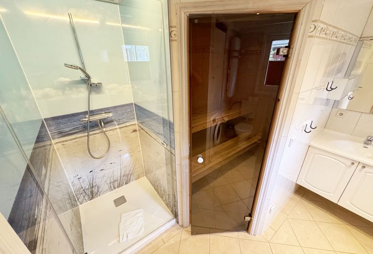 Tageslicht Bad mit Sauna