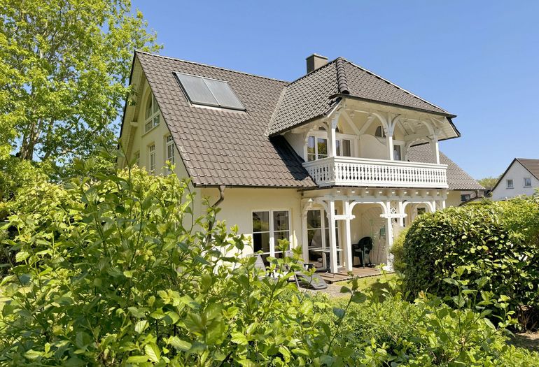 Haus Rügenwind - 4 Ferienwohnungen verfügen über einen Balkon bzw. über eine Terrasse Haus Rügenwind - 4 Ferienwohnungen verfügen über einen Balkon bzw. über eine Terrasse