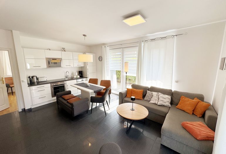 kombinierter Wohn-/Ess-/Kochbereich kombinierter Wohn-/Ess-/Kochbereich