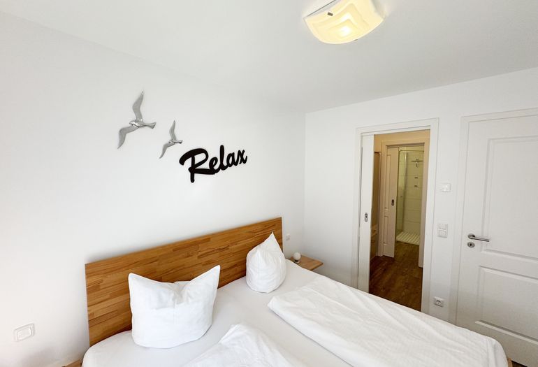 Schlafzimmer mit Doppelbett