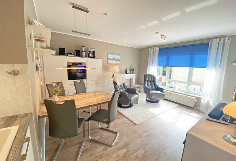 Wohnzimmer mit 2 Sesseln