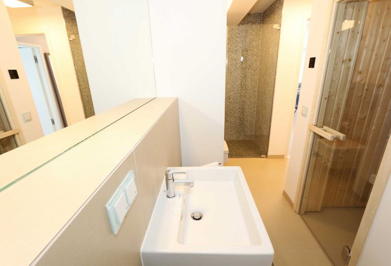 Badezimmer mit Sauna Badezimmer mit Sauna