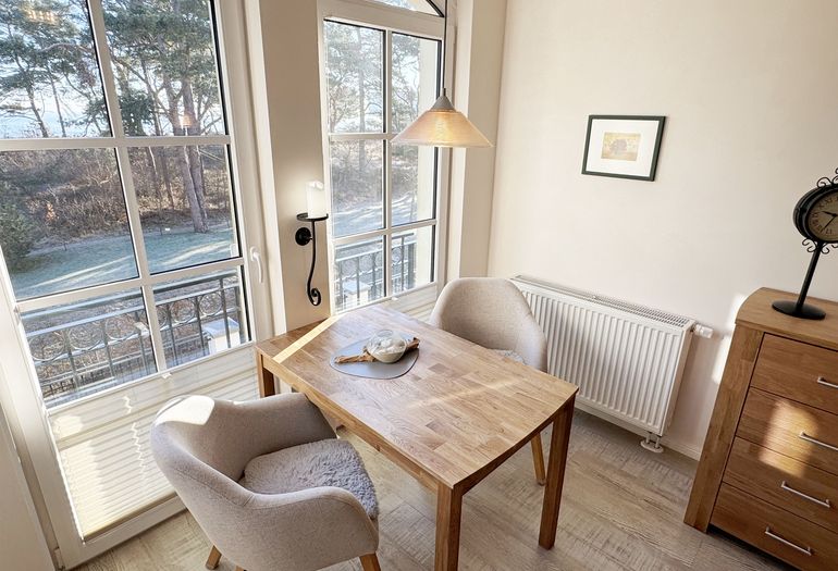 Essbereich am Fenster