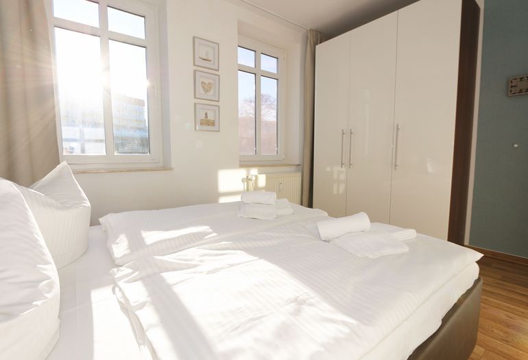 Schlafzimmer mit Kleiderschrank Schlafzimmer mit Kleiderschrank