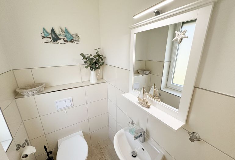 Gäste-WC im Erdgeschoss Gäste-WC im Erdgeschoss