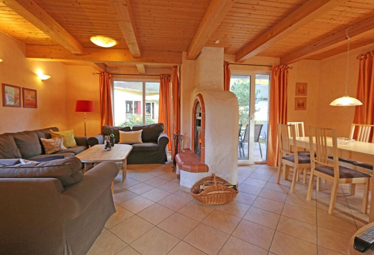 Wohn- und Essbereich