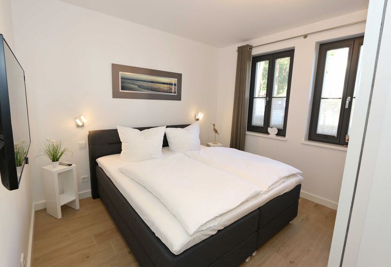 zweites Schlafzimmer mit Boxspringbett