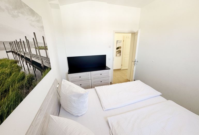 2.Schlafzimmer mit Doppelbett und Kommode 2.Schlafzimmer mit Doppelbett und Kommode