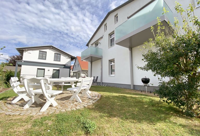 Haus Seestern mit 4 exklusiven Wohnungen - gemeinschaftlicher Garten Haus Seestern mit 4 exklusiven Wohnungen - gemeinschaftlicher Garten