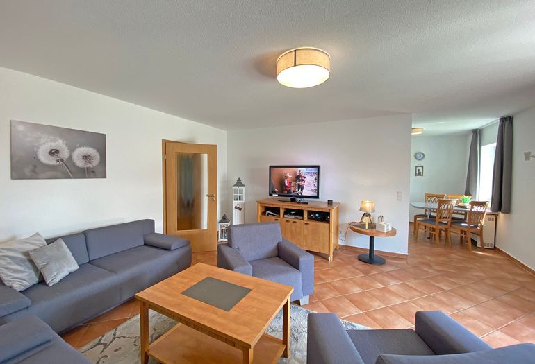 Wohnzimmer mit TV Wohnzimmer mit TV