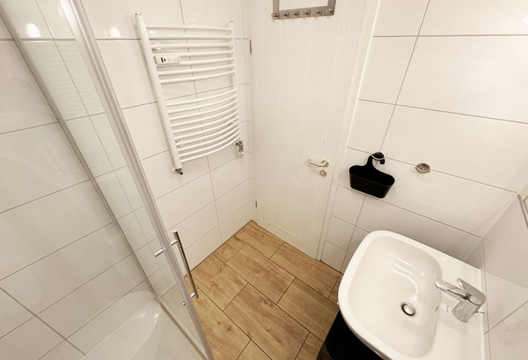 Badezimmer mit Waschplatz