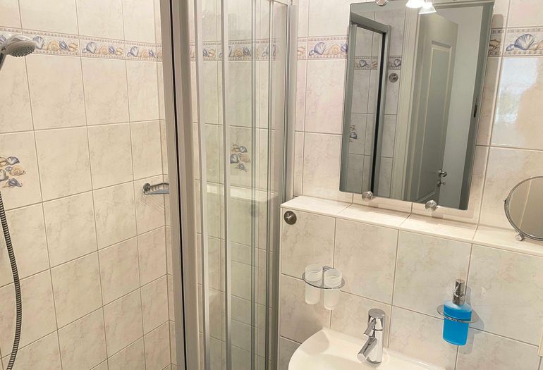 2. Badezimmer mit Dusche 2. Badezimmer mit Dusche