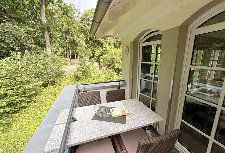 bestuhlter Balkon