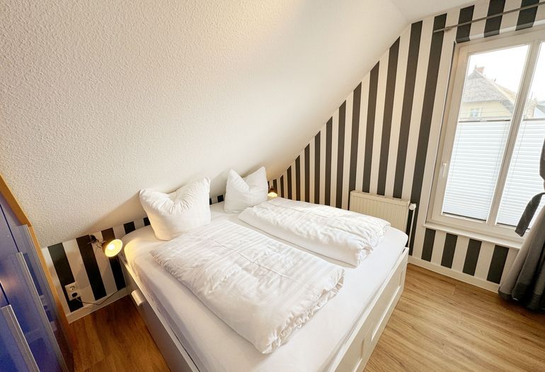 1. Schlafzimmer mit Doppelbett 1. Schlafzimmer mit Doppelbett