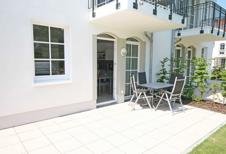 bestuhlte Terrasse in ruhiger Lage