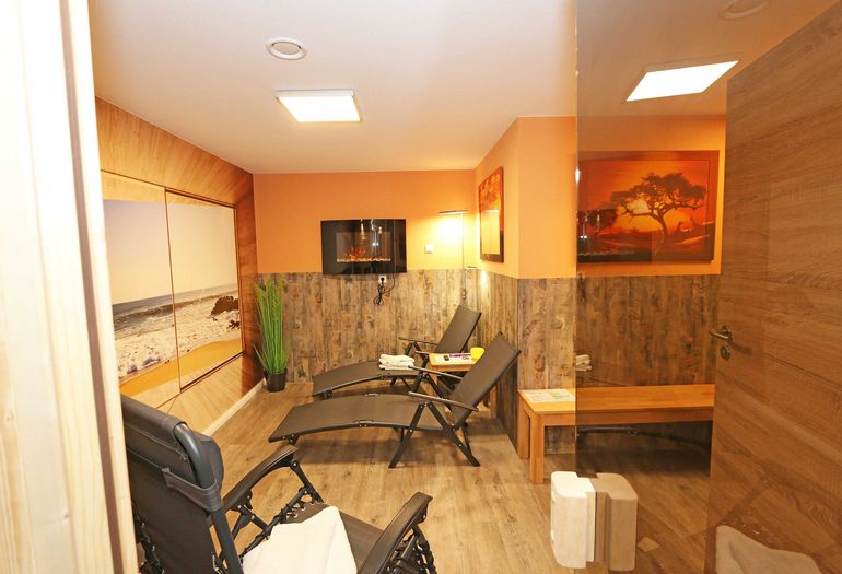 Wellnessbereich im Untergeschoss Wellnessbereich im Untergeschoss