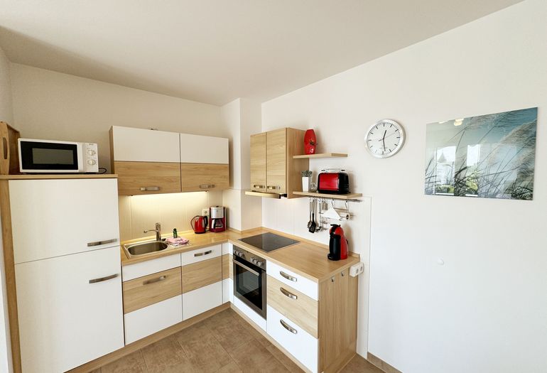 Küchenzeile mit Backofen