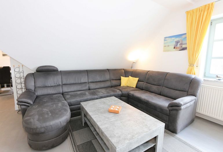 Wohnzimmer mit Couch Wohnzimmer mit Couch